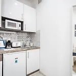 Bpr Shiny Deluxe Apartment