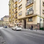 Apartment Bpr Shiny Deluxe Home Budapest