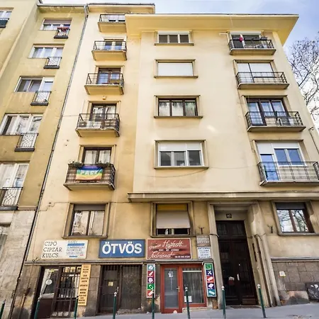 Bpr Shiny Deluxe Apartament *