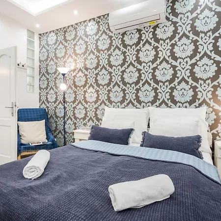 Bpr Shiny Deluxe Apartament